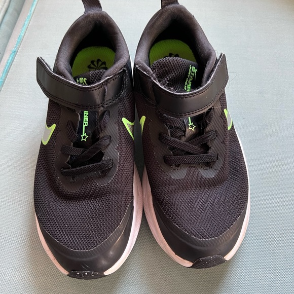 Nikes - Picture 2 of 3